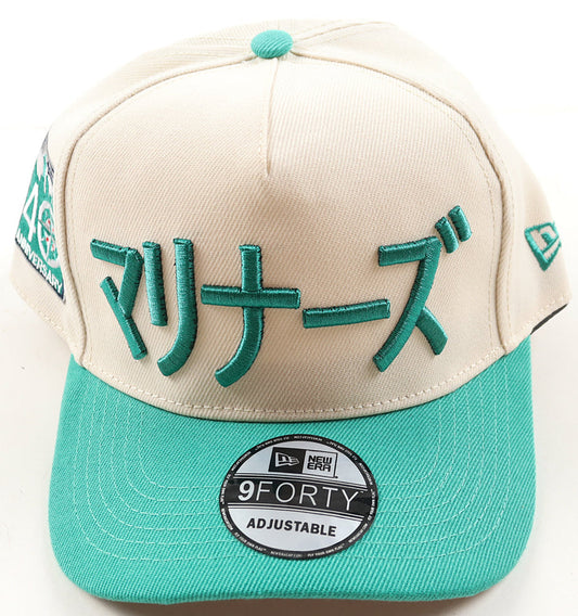 Front of the cream and teal Seattle Mariners 40th Anniversary New Era 9FORTY hat with Katakana lettering